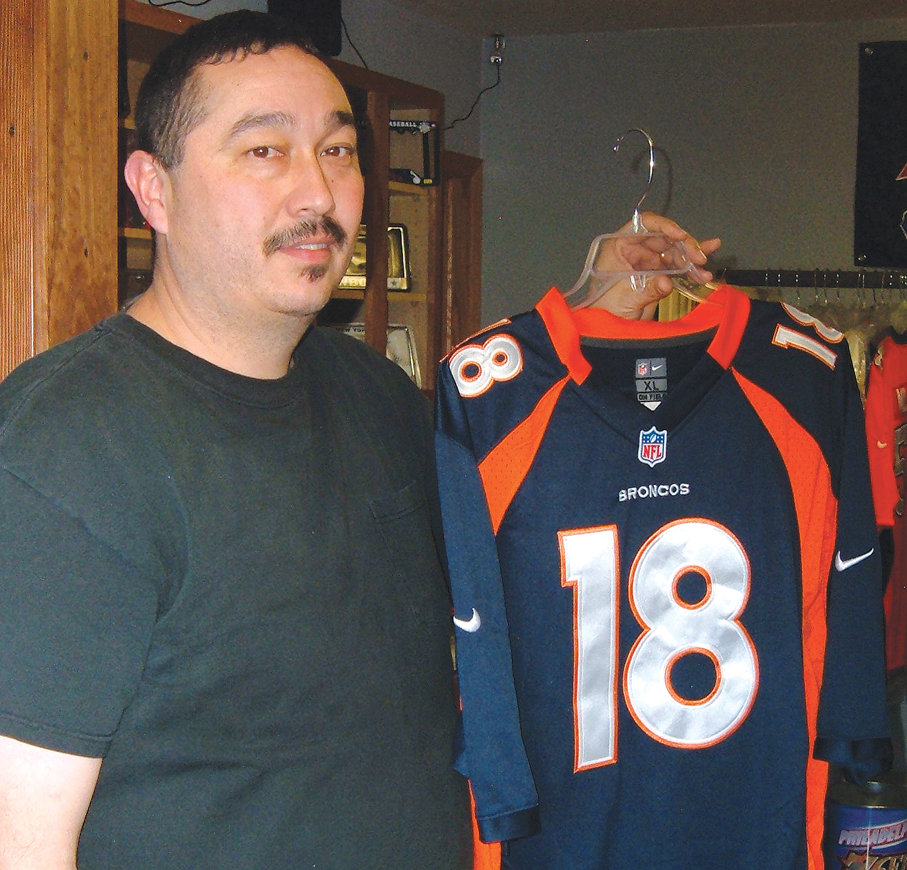 Store fans a following catering to sports enthusiasts